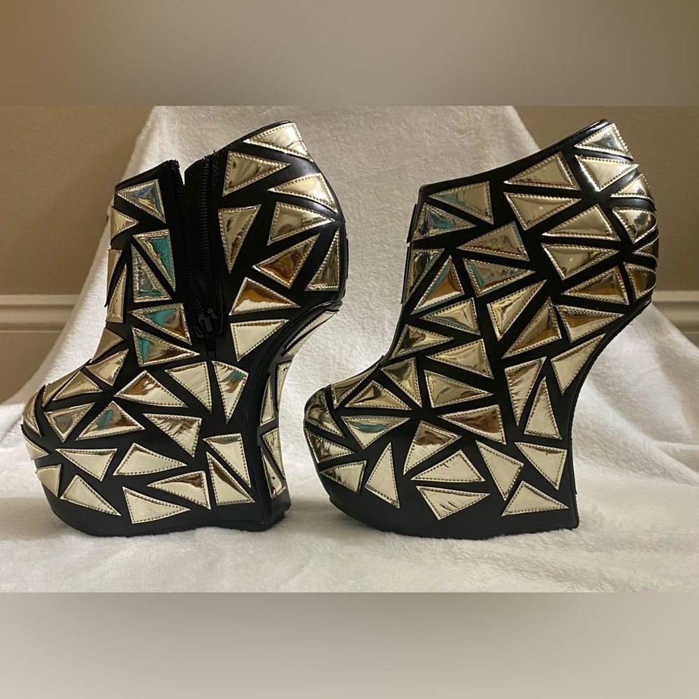 Unique Black and Metallic “Heels”